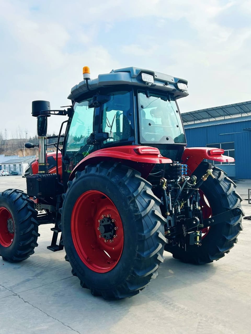 Tracteur ECARE 160 HP
